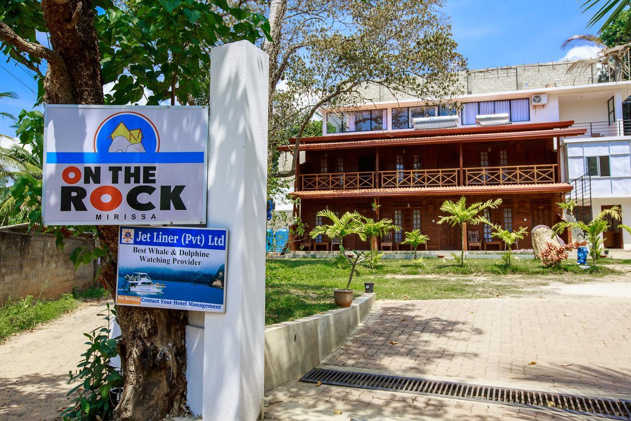 On The Rock Hotel Бандарамулла Экстерьер фото